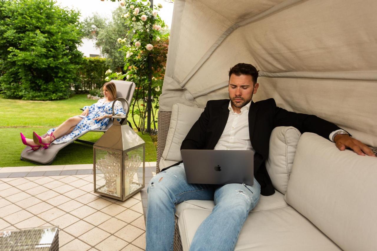 Like Home Boutique Hotel Azzano San Paolo Екстериор снимка