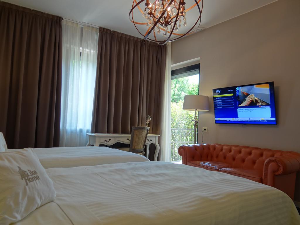 Like Home Boutique Hotel Azzano San Paolo Екстериор снимка