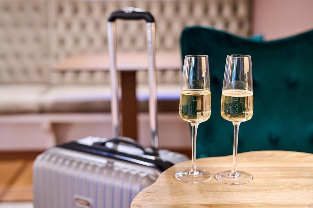 Like Home Boutique Hotel Azzano San Paolo Екстериор снимка