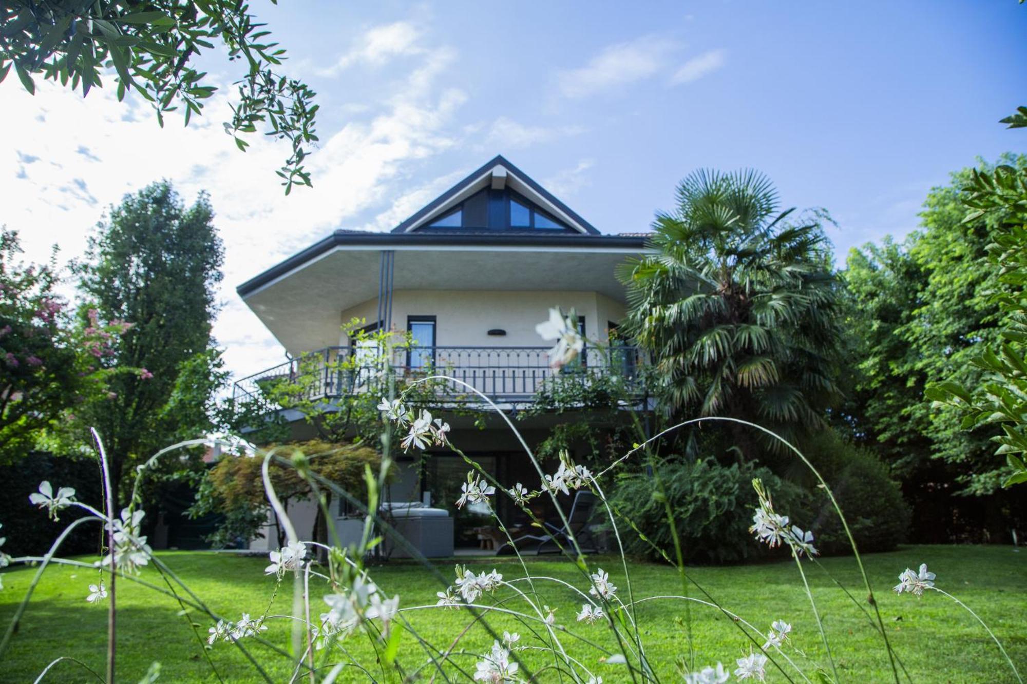 Like Home Boutique Hotel Azzano San Paolo Екстериор снимка