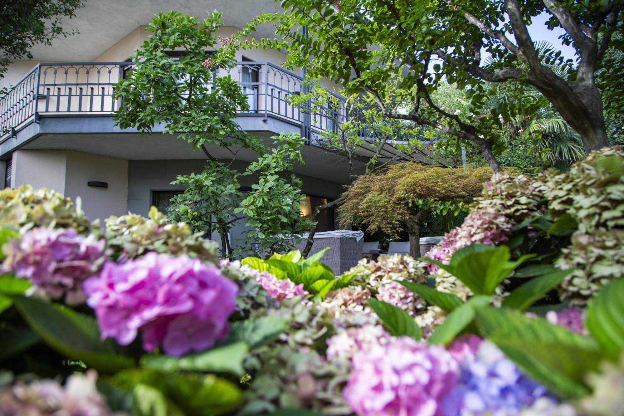 Like Home Boutique Hotel Azzano San Paolo Екстериор снимка